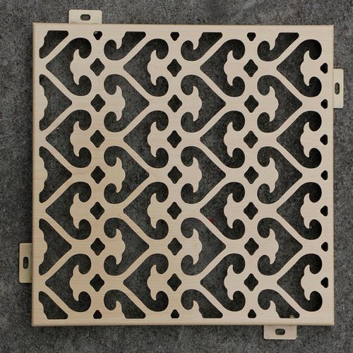 的裝飾空間顯得特別,同時,雕花鋁單板,還是屏風,隔斷等的裝飾材料優選